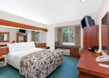 Microtel Inn & Suites by Wyndham Wellton hotel thumbnail 3
