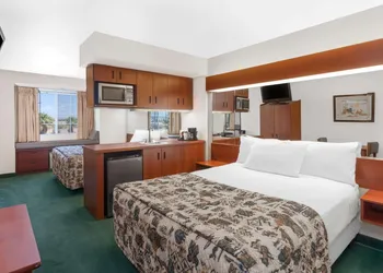 Microtel Inn & Suites by Wyndham Wellton hotel thumbnail 5