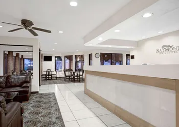 Baymont Inn & Suites by Wyndham San Marcos Outlet Malls hotel thumbnail 2