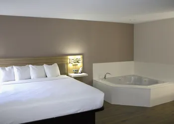 Baymont Inn & Suites by Wyndham San Marcos Outlet Malls hotel thumbnail 6