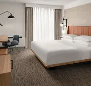 Sheraton Milwaukee Brookfield Hotel hotel detail image 7