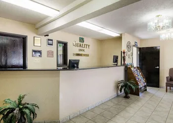 Quality Inn I-70 at Wanamaker hotel thumbnail 2