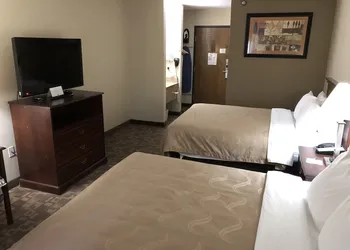 Quality Inn I-70 at Wanamaker hotel thumbnail 6
