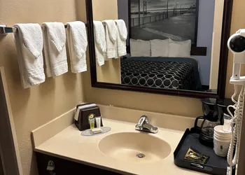 Quality Inn Fairfield hotel thumbnail 4