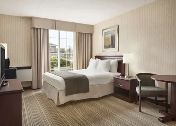 Days Inn by Wyndham Brantford hotel thumbnail 4