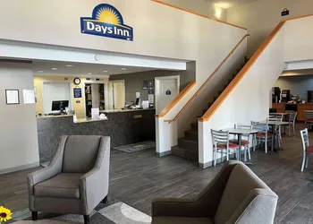 Days Inn by Wyndham Hays hotel thumbnail 4