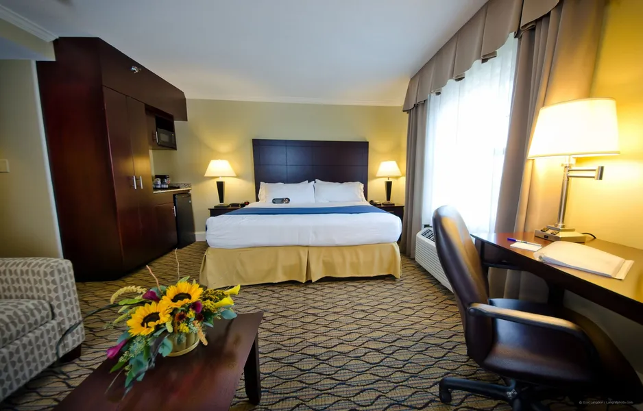 Holiday Inn Express & Suites Merrimack – Nashua by IHG hotel detail image 2