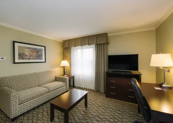 Holiday Inn Express & Suites Merrimack – Nashua by IHG hotel thumbnail 8