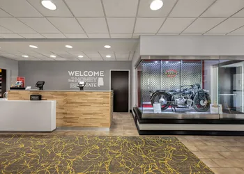Hampton Inn Birmingham Leeds hotel thumbnail 2