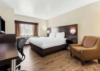 Best Western Patriots Point hotel thumbnail 5