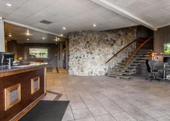 Quality Inn & Suites at Coos Bay hotel thumbnail 3