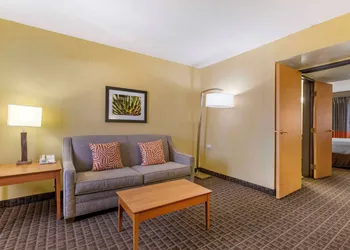 Best Western Plus Scottsdale Thunderbird Suites hotel thumbnail 7