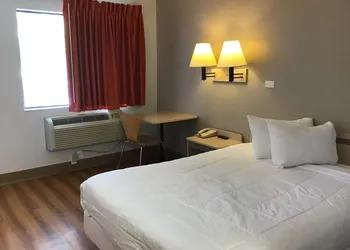 Super 8 by Wyndham Woods Cross/Salt Lake City North hotel thumbnail 6