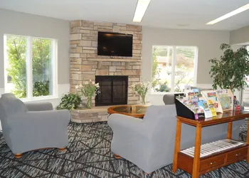 Super 8 by Wyndham Traverse City hotel thumbnail 2