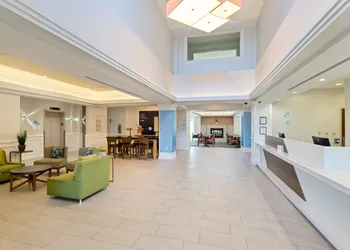 Holiday Inn Express Hauppauge-Long Island hotel thumbnail 2