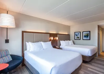 Holiday Inn Express Hauppauge-Long Island hotel thumbnail 4