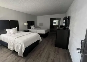 Skylite inn hotel thumbnail 4