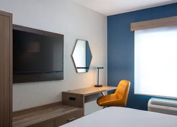 Holiday Inn Express Bothell by IHG hotel thumbnail 7