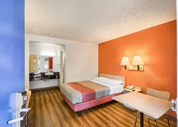 Motel 6 Everett, WA - South hotel thumbnail 4