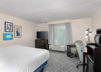 Hampton Inn & Suites Pensacola/Gulf Breeze hotel thumbnail 6
