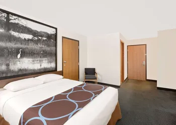 Super 8 by Wyndham St. James hotel thumbnail 3