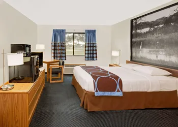 Super 8 by Wyndham St. James hotel thumbnail 5
