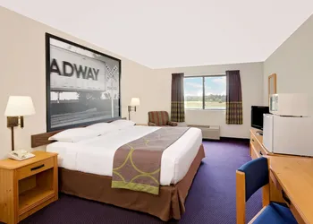 Super 8 by Wyndham St. James hotel thumbnail 7