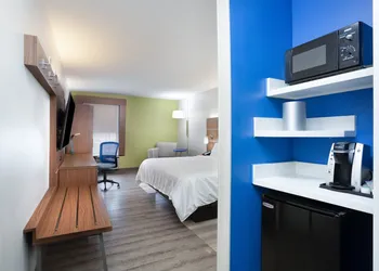 Holiday Inn Express Hotel & Suites Morehead Cty by IHG hotel thumbnail 3
