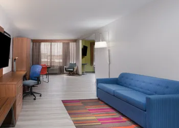 Holiday Inn Express Hotel & Suites Morehead Cty by IHG hotel thumbnail 4