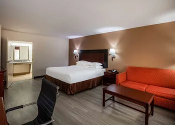 Days Inn & Suites by Wyndham Tyler hotel thumbnail 4