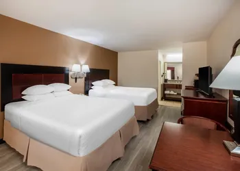 Days Inn & Suites by Wyndham Tyler hotel thumbnail 8