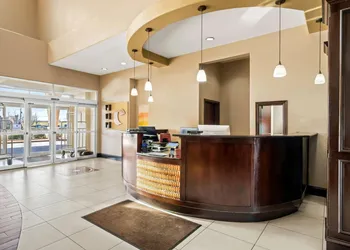 Comfort Suites Waxahachie - Dallas hotel thumbnail 4