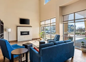 Comfort Suites Waxahachie - Dallas hotel thumbnail 5