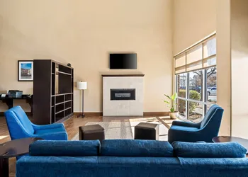 Comfort Suites Waxahachie - Dallas hotel thumbnail 6