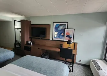Wingate by Wyndham Cranberry hotel thumbnail 8