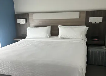 Holiday Inn Express Hotel & Suites Wilson - Hayes Place by IHG hotel thumbnail 3