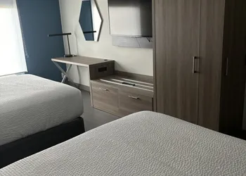 Holiday Inn Express Hotel & Suites Wilson - Hayes Place by IHG hotel thumbnail 6