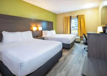 Quality Inn & Suites hotel thumbnail 5