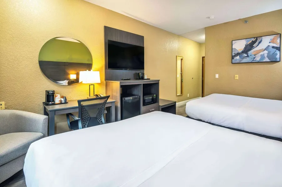 Quality Inn & Suites hotel detail image 6