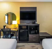 Quality Inn & Suites hotel detail image 7