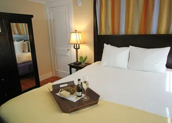 The Kennebunk Inn hotel thumbnail 3