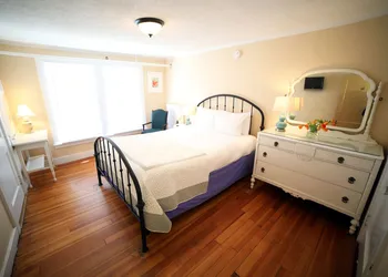 The Kennebunk Inn hotel thumbnail 7