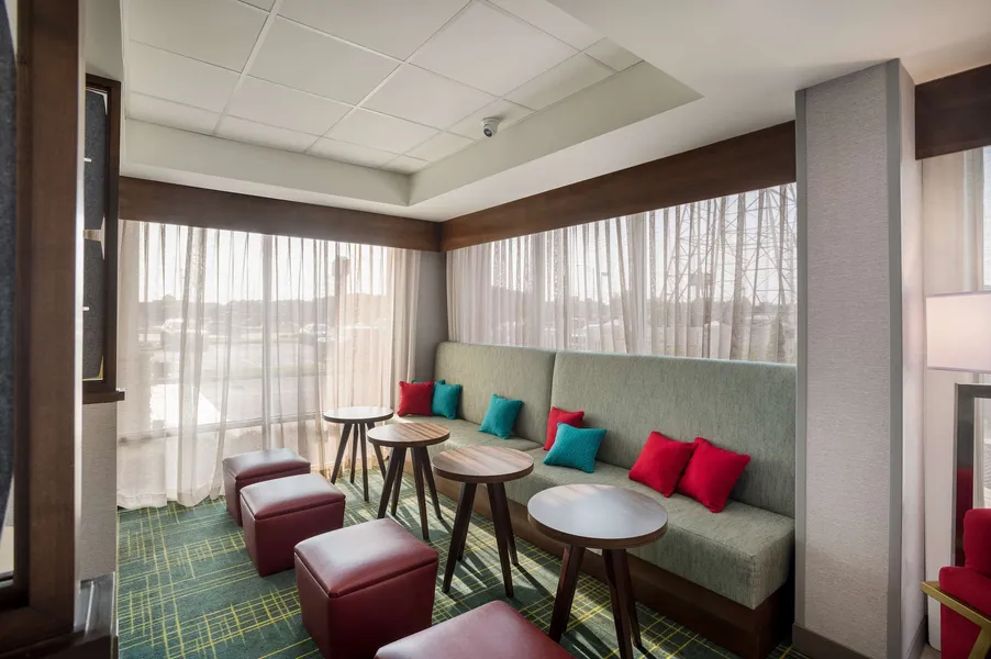 Hampton Inn Gadsden hotel detail image 2