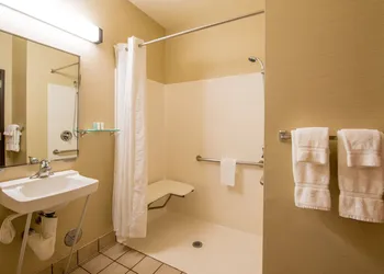 Comfort Suites Springfield-Eugene hotel thumbnail 8