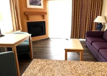 Lighthouse Suites Inn hotel thumbnail 6