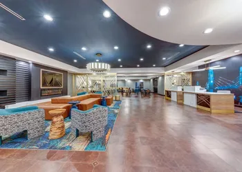 La Quinta Inn & Suites by Wyndham Woodway - Waco South hotel thumbnail 2
