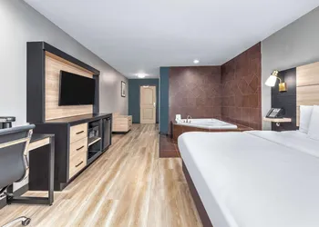 La Quinta Inn & Suites by Wyndham Woodway - Waco South hotel thumbnail 6