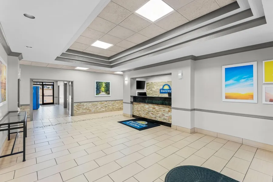 Days Inn & Suites by Wyndham Cedar Rapids hotel detail image 2