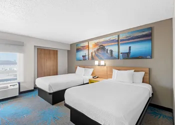 Days Inn & Suites by Wyndham Cedar Rapids hotel thumbnail 6