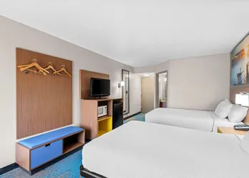 Days Inn & Suites by Wyndham Cedar Rapids hotel thumbnail 8